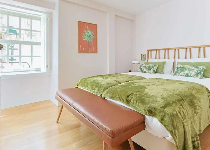 Downtown Charming - Castelo 샤베스